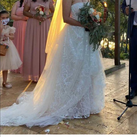 Brand New Vera Wang Ivory/Pearl wedding dress 16W - Picture 11 of 14